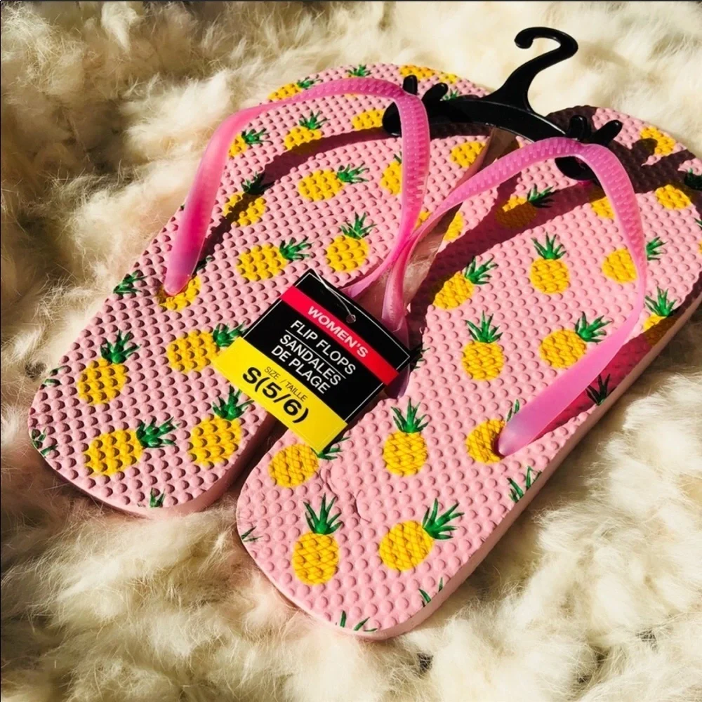 Pink Pineapple Beach Flip Flops Women’s Small 5/6